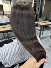 高濃度水素ケア。頭皮・毛髪のうるおいを保ち、強くしなやかな素髪へ。縮毛矯正、カラーに◎