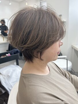 アルトル 池袋(altru) ハイライトが素敵な大人ショートボブ