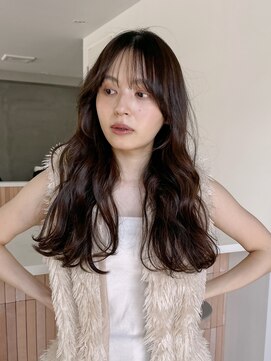 タス(tas) ゆるウェーブロングヘア 似合わせ顔周りカット顔まわりレイヤー