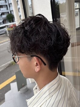 メンズに大好評◎髪質や骨格に似合わせた、絶妙なニュアンスパーマで、毎朝のスタイリングが楽々に♪