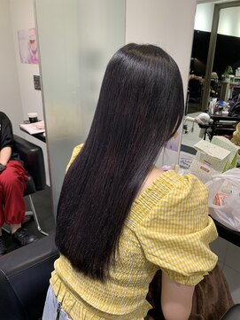 ヘアーサロンデフォーエバールークス(hairsalon de Forever Lux) ブルベ冬激推し!透明感ブルーブラック