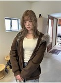 クリーミーベージュ