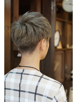 モアムー(Moremuu) メンズ　外国人風カラー