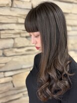 ヴォーロ レジェンダ&nbsp;暗髪&重めバングでエキゾチック