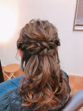 ヘアースタジオ スーププラス(Hair Studio Soup+) ハーフアップ