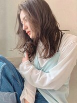 オフィスで浮かない　透明感たっぷり　ライラックアッシュ