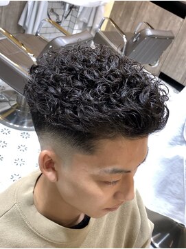 グルーマーズトウキョウ(GROOMER/S TOKYO) 宮城リョータ風パーマ　【スキンフェード  サイドパート】