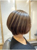 【脱白髪染めハイライト】×ショートボブ