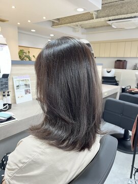 ユーリ(juli) レイヤー×グレージュ