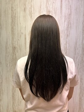 レーベ(Lowe) ツヤ感オリーブカラー