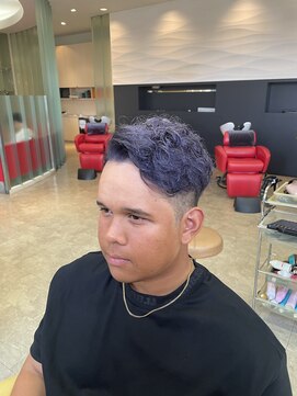 エマビビット 港店(EMA VIVID) ブルーカラー