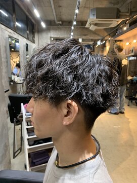 カーニー 上野(kearny) メンズマッシュ/ツイストスパイラルパーマ/ツイスト/縦落ち