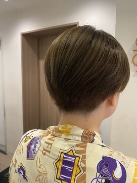 ユーフォリア 青山(Euphoria) 刈り上げショート