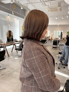 ピピバイヨーク(pipi, by yoke.) ミディアム/ボブ/ミルクティーアッシュ