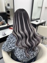 ウィステル(wistell) 【エクステで作る】グレージュ×シルバーハイライト♪