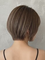 キリ 逗子(kiri)&nbsp;逗子葉山耳かけショート丸みショートボブくびれショート前髪M325