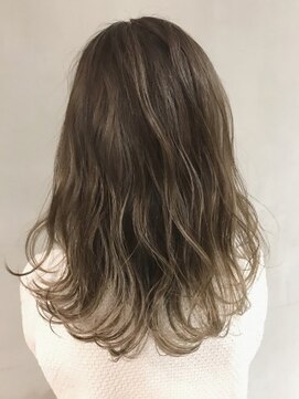 ジーナ(XENA) シェルハイライトベージュ