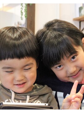 ヘアー ド ブラン(Hair de Brun) ☆キッズカット☆ぱっつん脱却への道。第一弾(笑)