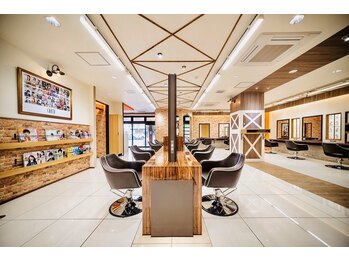 HAIR & MAKE EARTH 大分森町店