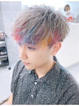 アンダーバーホワイト 天神店(_WHITE) 虹色マッシュ