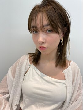 ローウェ 新百合ヶ丘(Louwe) 小顔外ハネミディアムショートカーキベージュ[新百合ヶ丘]