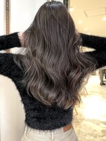 アイヴィー(IVY)&nbsp;ハイライト ハイライトカラー レイヤーカット グレージュ 井坂