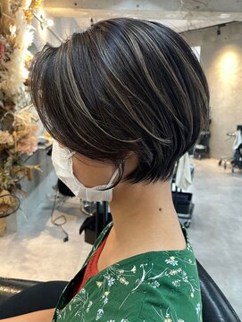 ティダスマイル(tida smile) 脱白髪染め☆白髪ぼかしハイライト横顔美人ショート