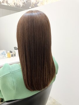 イレス 札幌駅前(IRESU) ミディアムヘア/斜めバング/グレージュカラー/シルキーベージュ