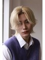 メンズカット バイ ソイクフ(メンズカット by SOY-KUFU) センターパートは大人っぽく雰囲気がでるのでとても人気です。