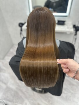 シシ 銀座(sisi) 【髪質改善/縮毛矯正/ストレート/酸熱トリートメント/銀座】