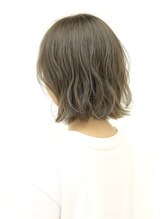 【ツヤ×透明感の最強バランス】ダメージレスにはイルミナカラーがおすすめ。