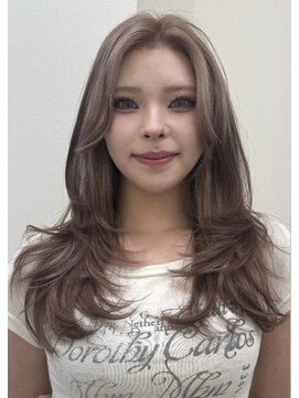 リア(riah) 韓国ヘアーハッシュカットレイヤーカットハイライトカラー