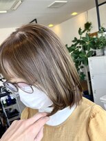 りら(Lilas)&nbsp;カーキカラーで赤味撃退
