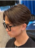 2446_黒髪フェザーショートツーブロックかきあげセンターパート