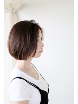 ホワイトルーム(White Room) 透明感とフェミニンボブ☆