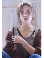 メーヴェ(Mowen) mowen×外ハネミディアム×ラフウェーブ×ミルクティーベージュ