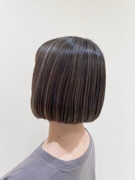 ラソニシカサイ(Lazo nishikasai) ハイライトぱっつんボブ