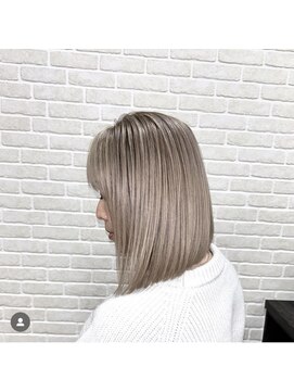 アボックス(abox) シャドールーツ × ホワイトベージュ