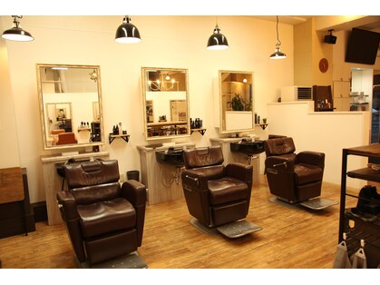 ヘアスペース クラージュ 本店の写真