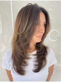 ハイライトカラーミルクティーベージュレイヤーカット