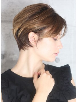 インセプション 銀座(INCEPTION) 40代50代小顔黒髪ネビージュボブルフワンレン前髪なしショート