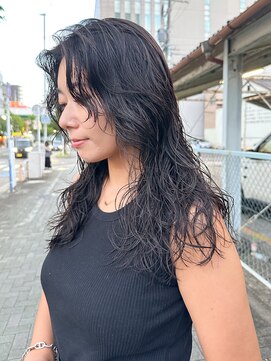 トゥコ(tuco) ロングパーマ ミディアムパーマ 黒髪 レイヤー 前髪長め パーマ