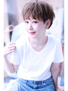 シーラス バイクラウドゼロ(Cirrus by Cloud zero) 大人可愛いアッシュカラー小顔ショート【Cirrus by Cloud zero】