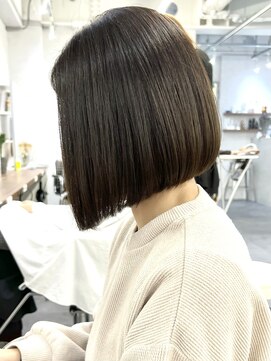 オウル(Owll) ＊前下がりボブくすみアッシュベージュ＊