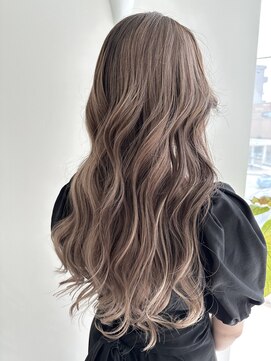 イト(ito.) ホワイトベージュバレイヤージュ_レイヤーカット_レイヤーロング