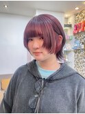 赤とグレーのグラデーション、ウルフボブで個性派に横浜【成田】