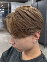 エデアンルクラ 下通(EDEAN Leclat)&nbsp;熊本メンズカラー センターパート ミルクティー MEN'S HAIR