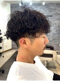 波巻きスパイラルパーマシャドウパーマメンズ刈り上げ緩め40代