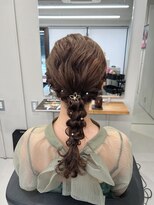 バルベストーキョーサウス(BARBES TOKYO SOUTH)&nbsp;雨の日にも崩れない編み下ろしアレンジヘア【清板】