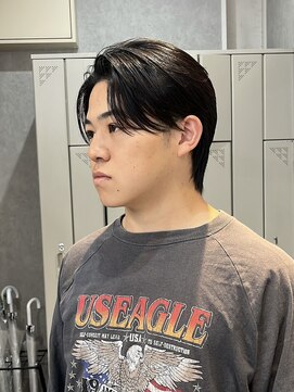 ジーナ 天神(Zina) 縮毛矯正でつくるセンターパート